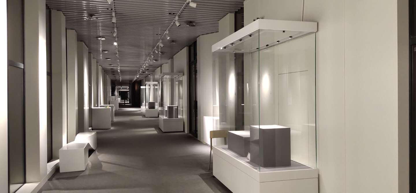 龛柜-全景独立柜-嵌入式展柜-顶升式桌柜-俯视柜